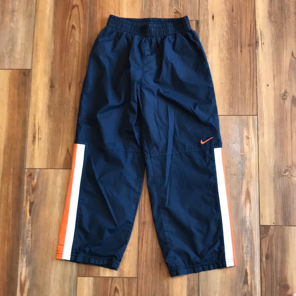 Boys Nike size 6 wind pants